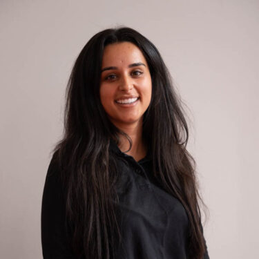 Early Years Apprentice My name is Mya. I have been working with Hopscotch Corner since September 2020. I enjoy working with children, particularly in the Early Years age group. I enjoy socialising, being with friends and family and going out.